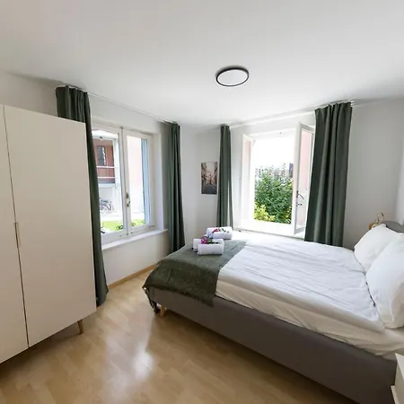 Апартаменти Swiss - 2 Bedroom Close To Eth *