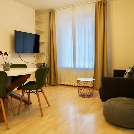 Апартаменти Swiss - 2 Bedroom Close To Eth